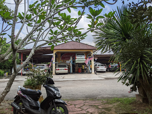 Bengkel Kereta Ahmad Rifai
