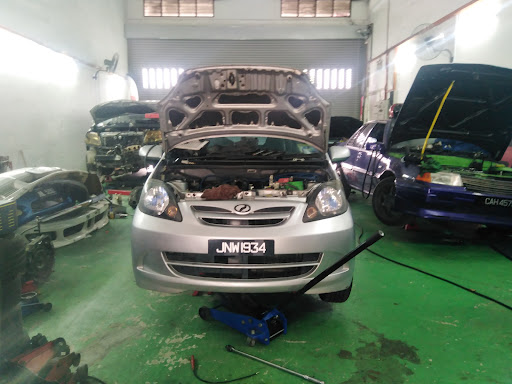 N deq auto garage (near proton senai)
