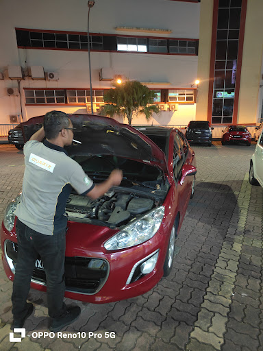 SOON LEE AUTO GARAGE